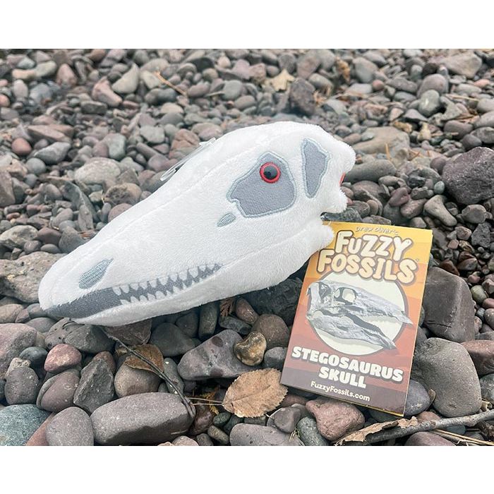 Stegosaurus on rocks